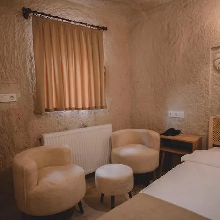 Отель Daphne Cave *