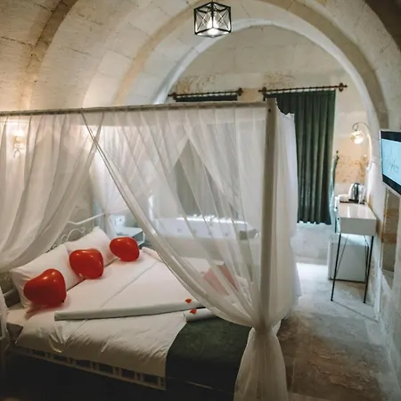 Отель Daphne Cave