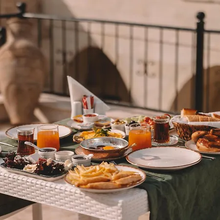 Daphne Cave Отель *