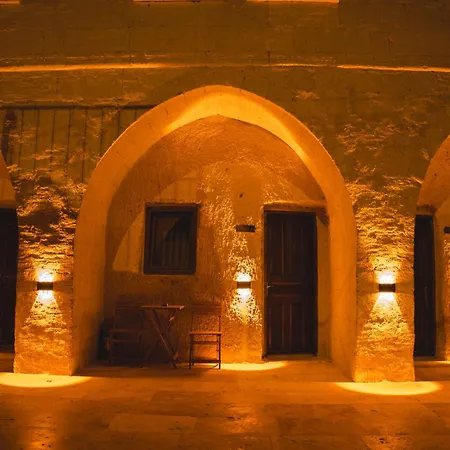 Отель Daphne Cave *