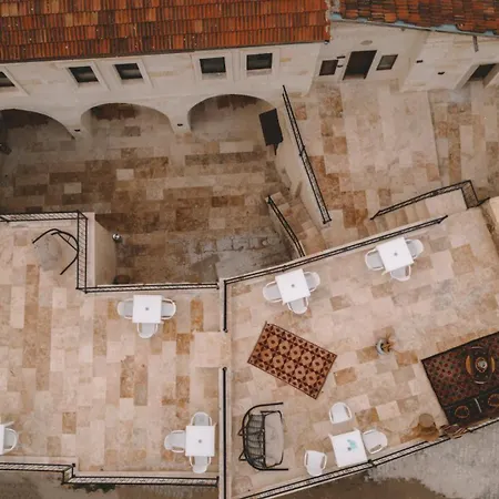 Otel Daphne Cave