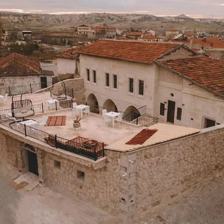 Daphne Cave Отель Аванос