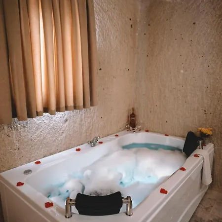 Отель Daphne Cave *