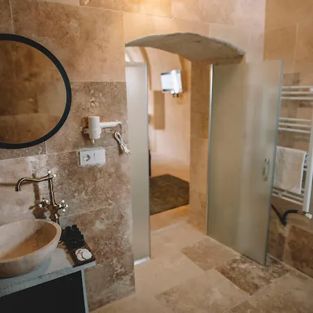 Daphne Cave * Аванос