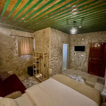 Daphne Cave Cappadocia מלון