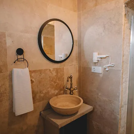 Otel Daphne Cave