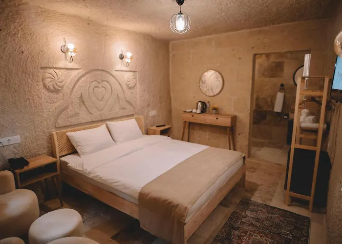 Daphne Cave فندق أفانوس