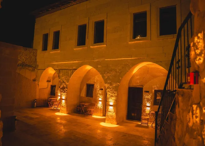 Daphne Cave أفانوس