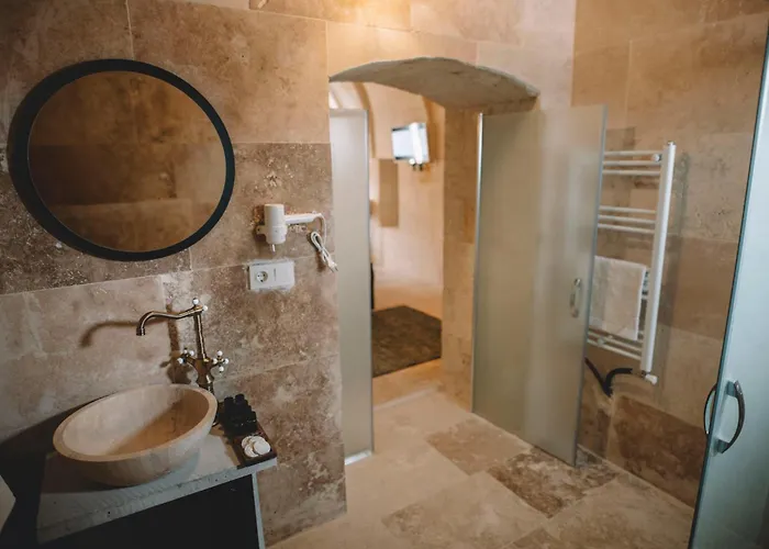 Daphne Cave * أفانوس